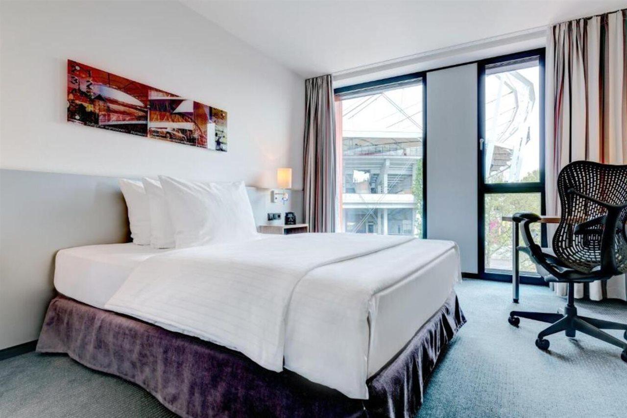 Hilton Garden Inn Stuttgart Neckarpark Luaran gambar