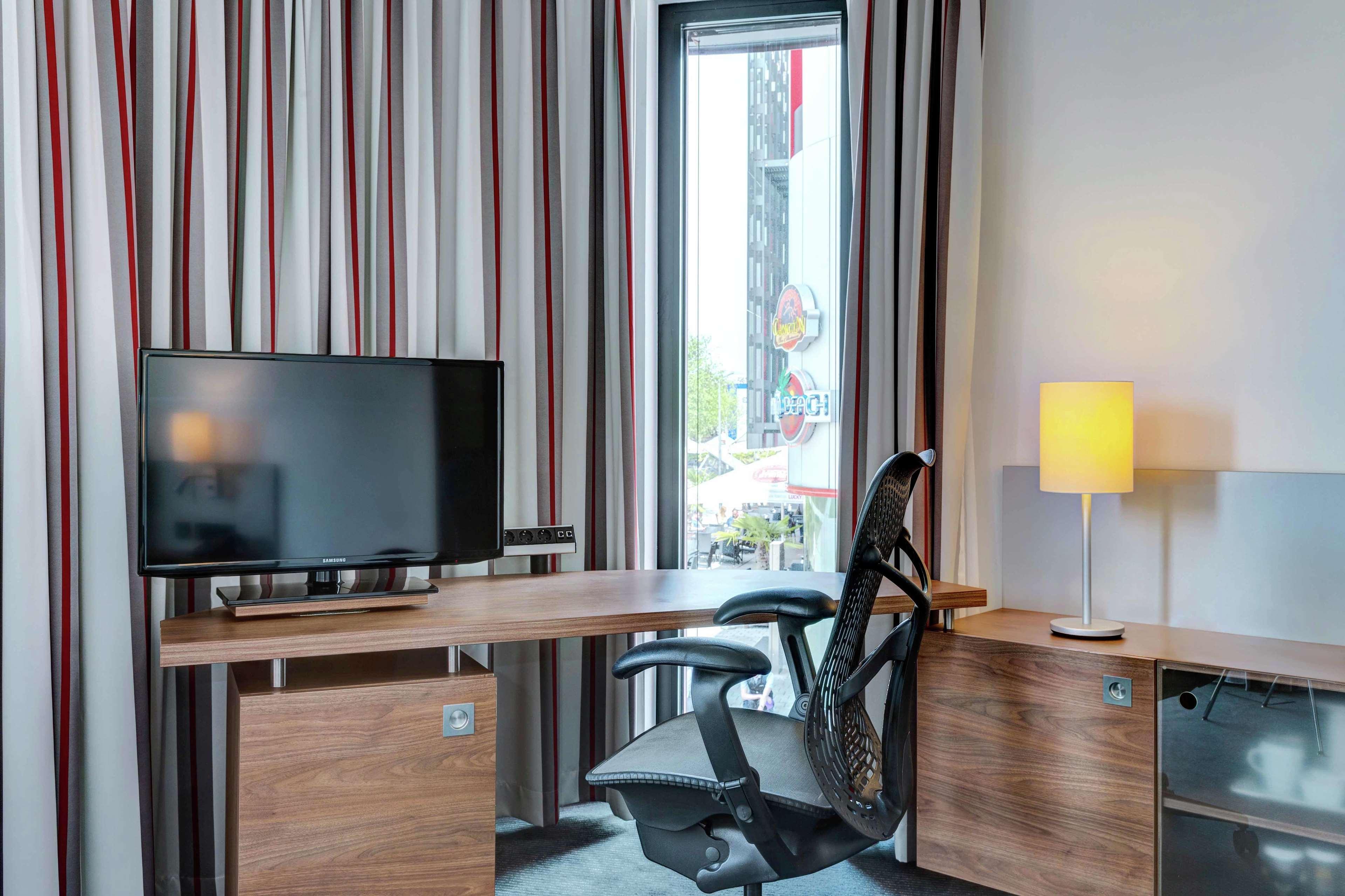 Hilton Garden Inn Stuttgart Neckarpark Luaran gambar