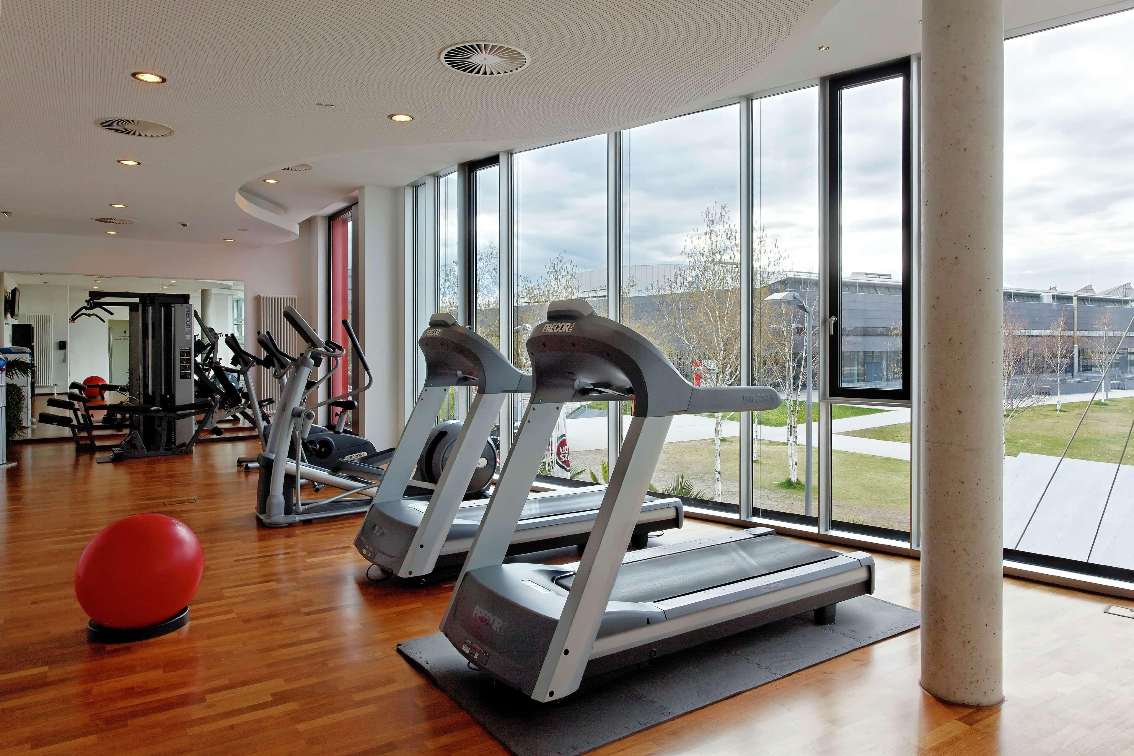 Hilton Garden Inn Stuttgart Neckarpark Luaran gambar