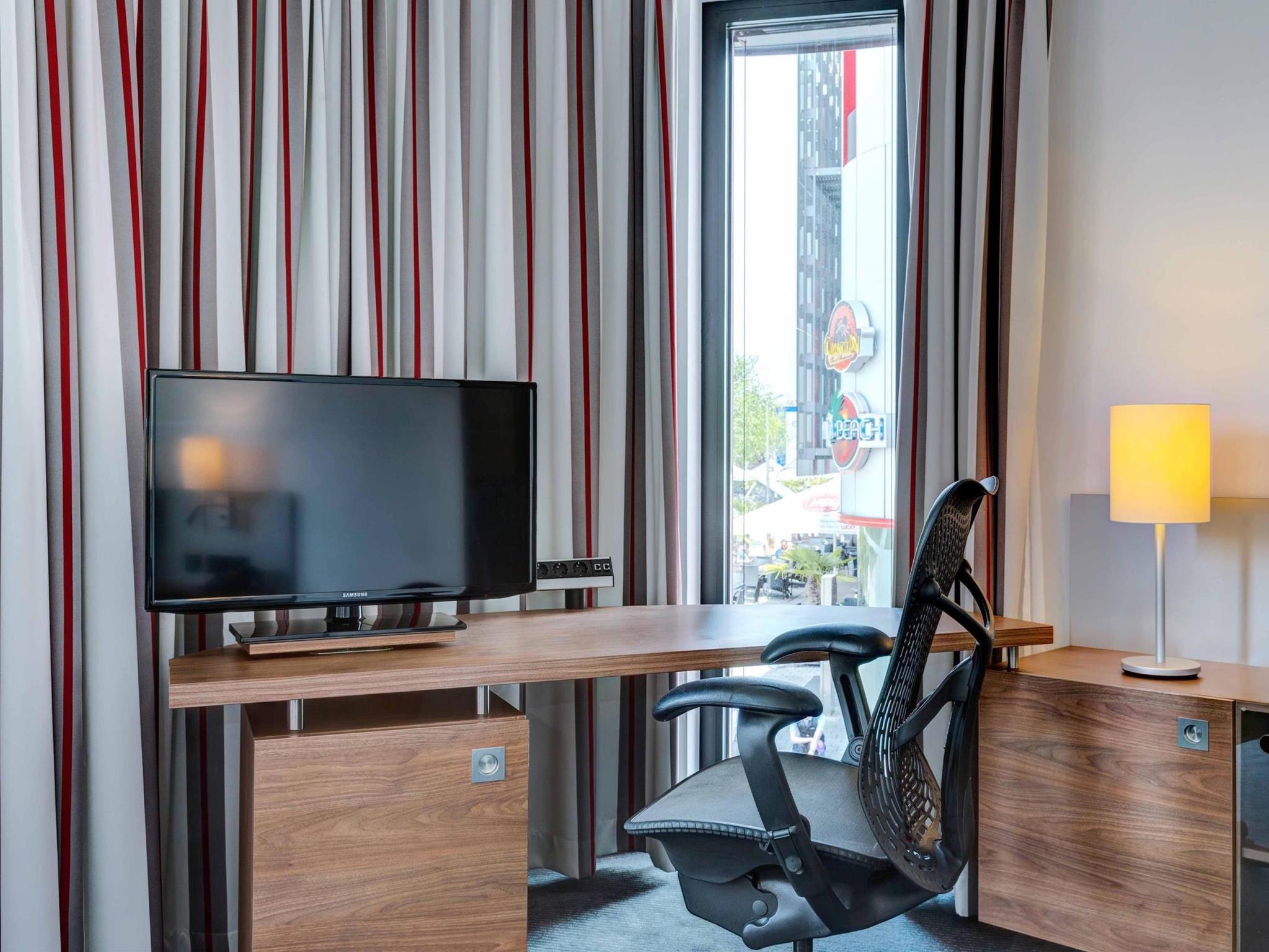 Hilton Garden Inn Stuttgart Neckarpark Luaran gambar
