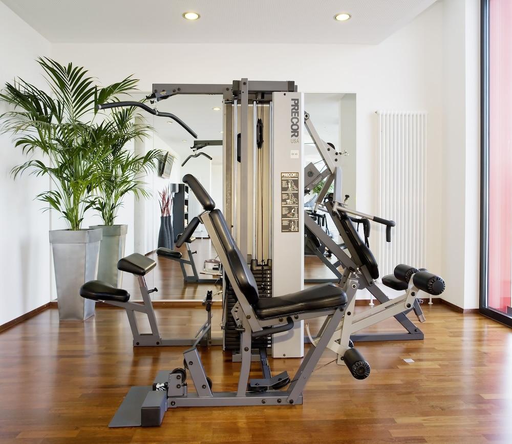 Hilton Garden Inn Stuttgart Neckarpark Luaran gambar