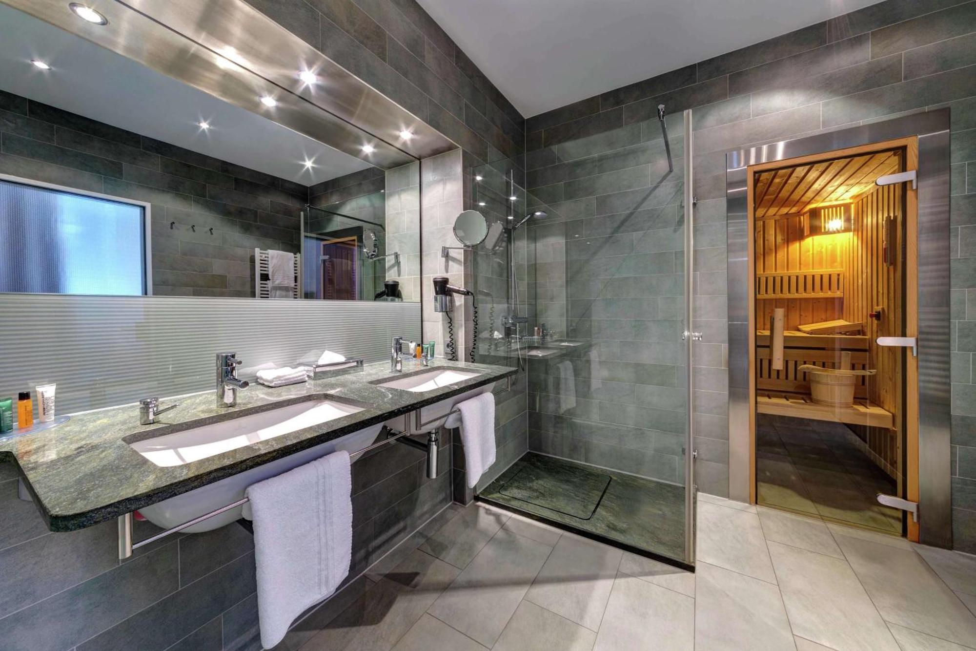 Hilton Garden Inn Stuttgart Neckarpark Luaran gambar
