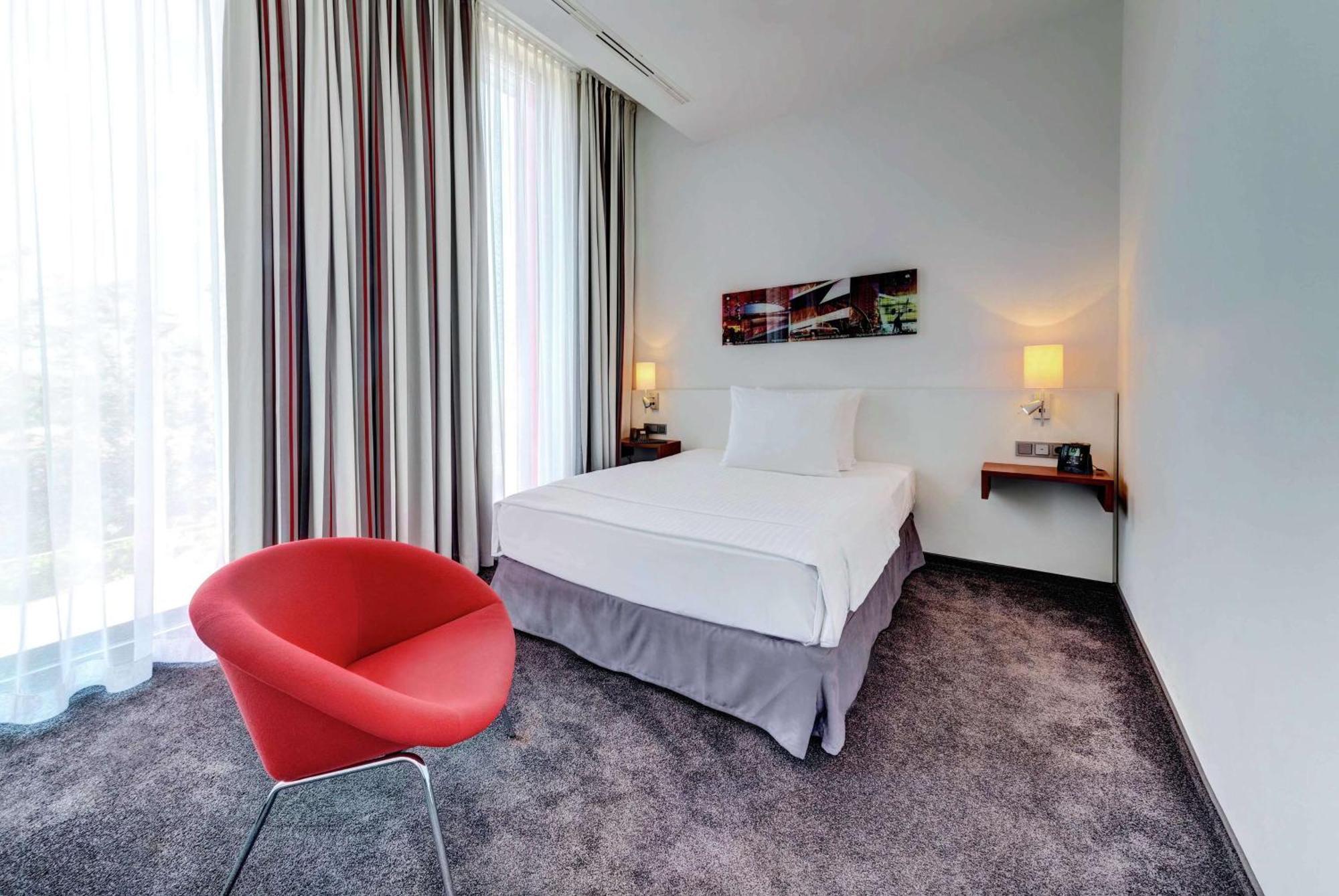 Hilton Garden Inn Stuttgart Neckarpark Luaran gambar