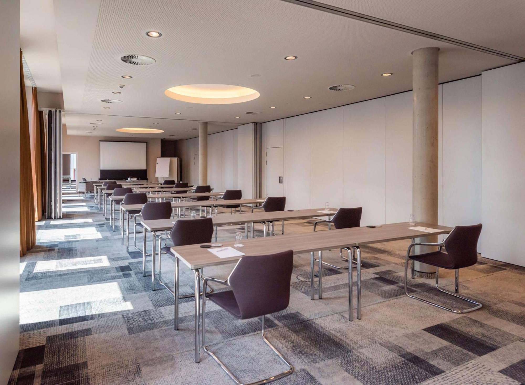 Hilton Garden Inn Stuttgart Neckarpark Luaran gambar