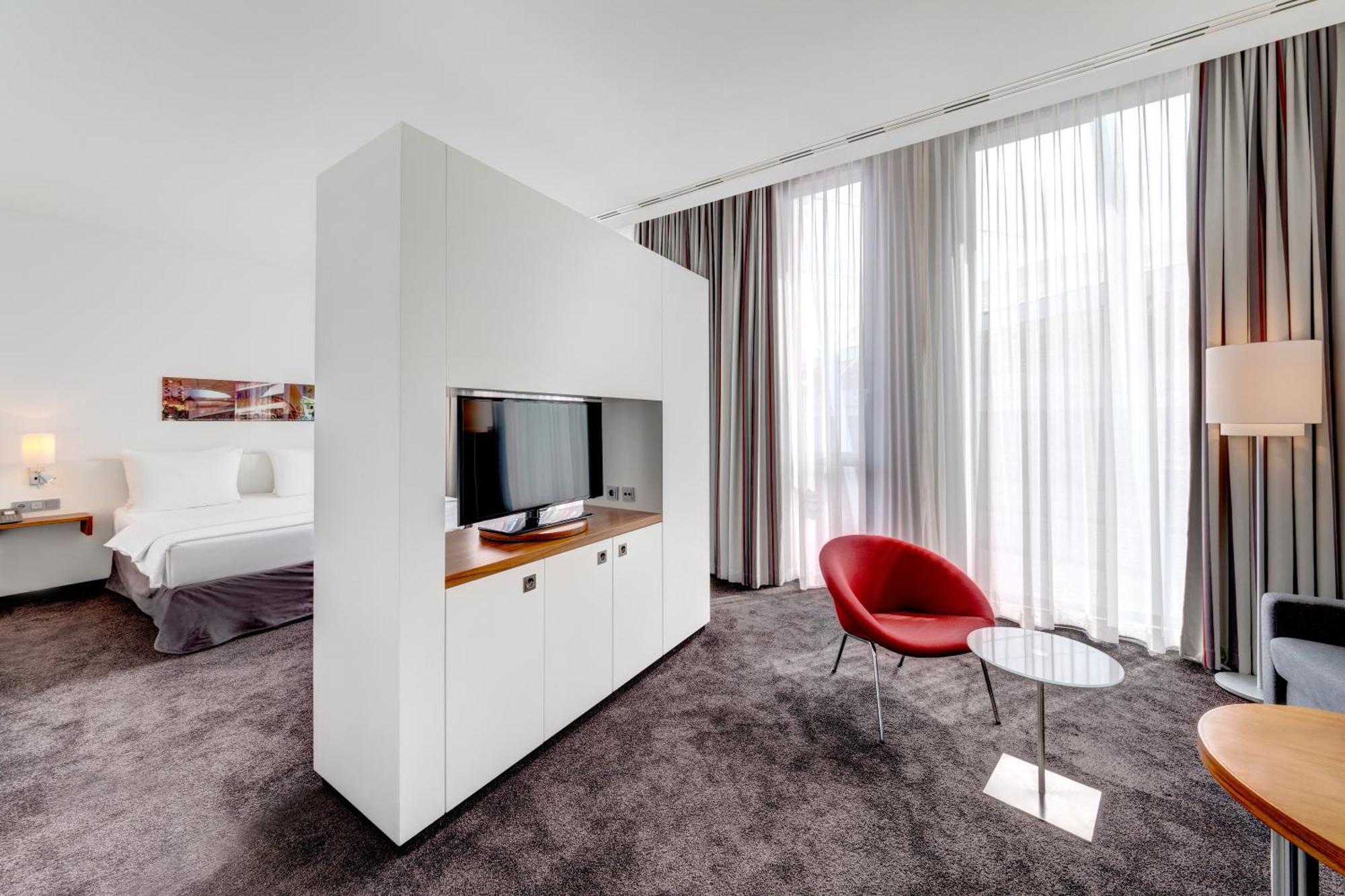 Hilton Garden Inn Stuttgart Neckarpark Luaran gambar