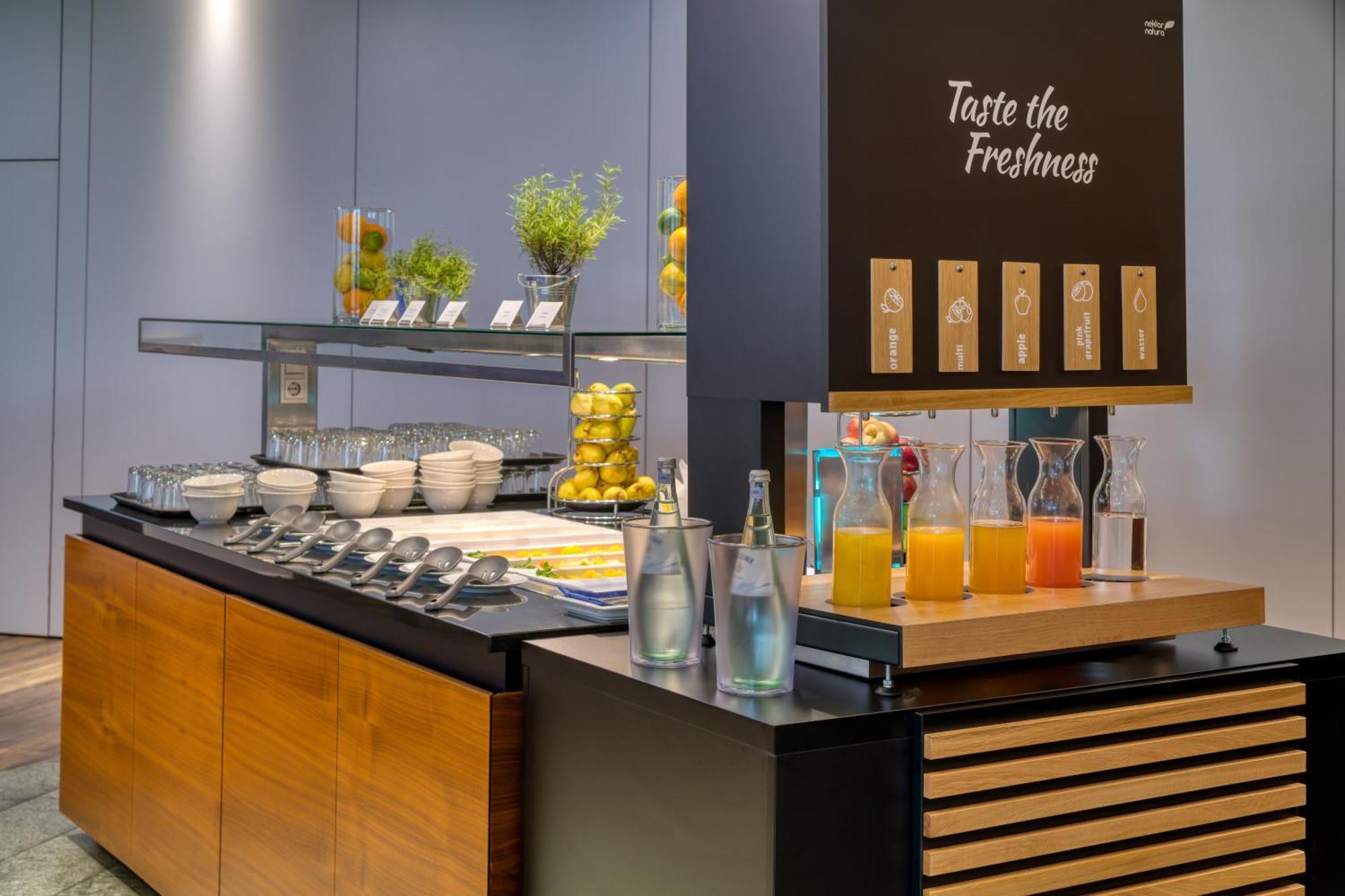 Hilton Garden Inn Stuttgart Neckarpark Luaran gambar