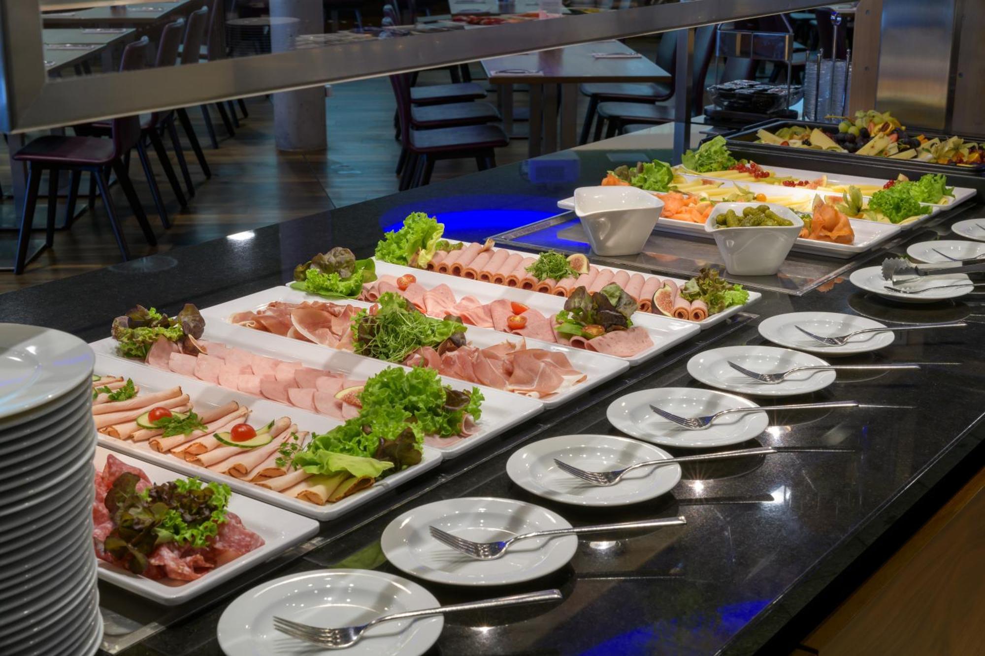 Hilton Garden Inn Stuttgart Neckarpark Luaran gambar