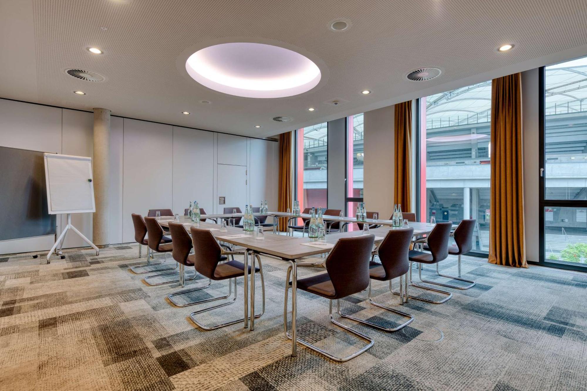 Hilton Garden Inn Stuttgart Neckarpark Luaran gambar