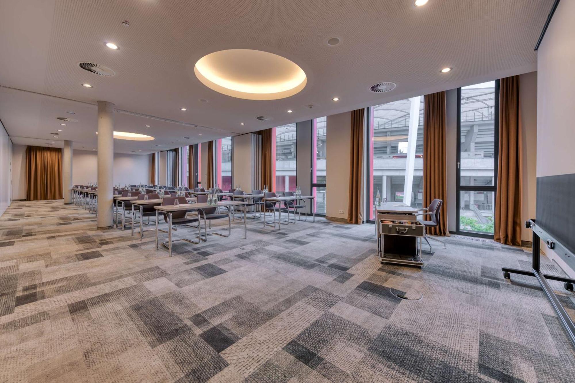 Hilton Garden Inn Stuttgart Neckarpark Luaran gambar